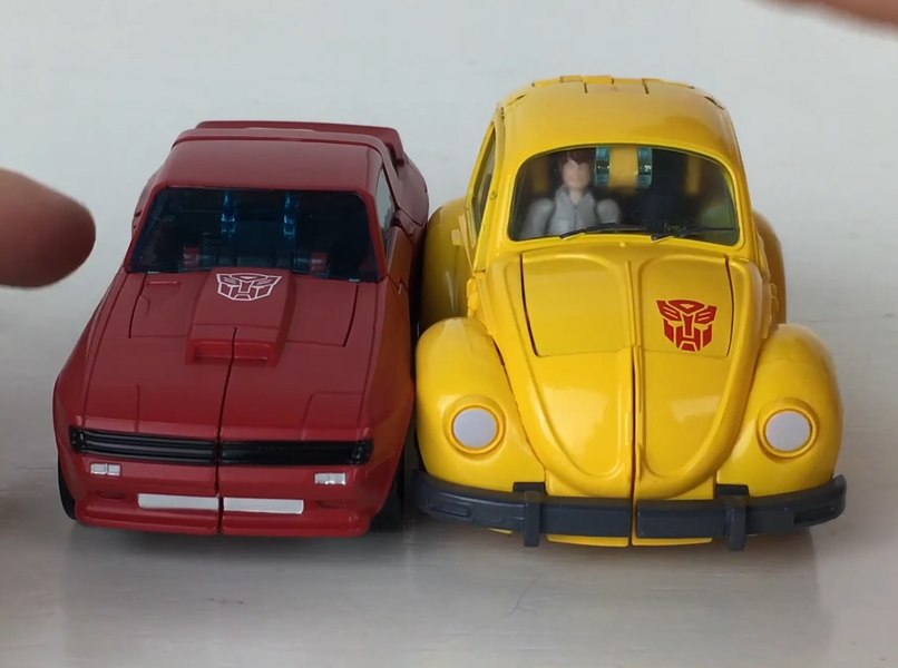 Transformers Earthrise Cliffjumper Video Review And Images 22 (22 of 24)